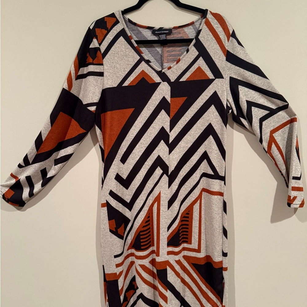 Ashley Stewart Black and White Sheath Dress with 3/4 Dolman Sleeves and V-Neck